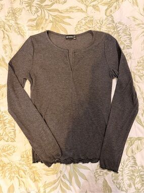 Ribbed Long Sleeve Notch-Neck Top in Charcoal Gray
